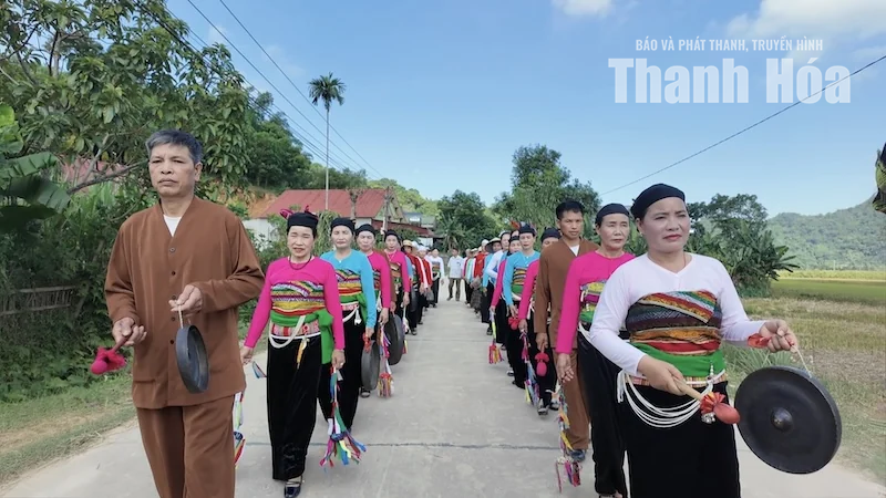 Người lặng lẽ thắp lửa cho nhịp cồng chiêng xứ Thanh