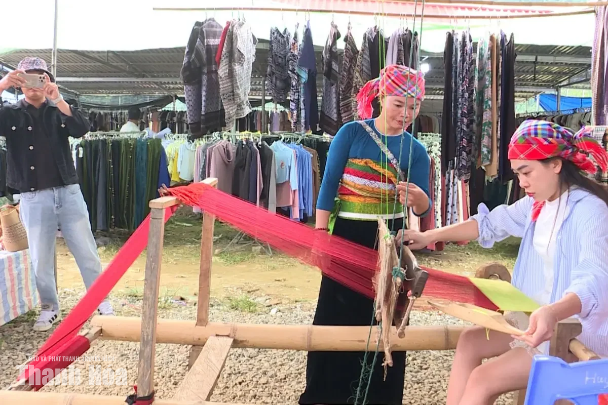 [E-Magazine] Chợ phiên phố núi