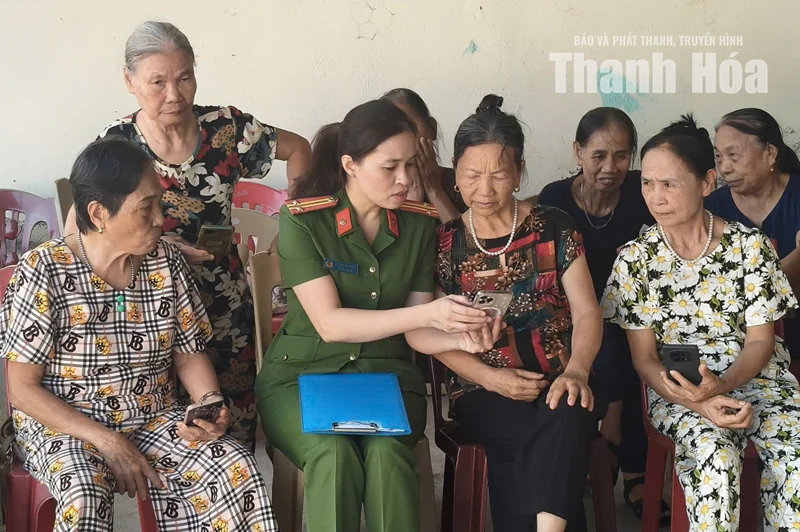 Nữ chiến sĩ Công an tận tụy, gần dân, vì Nhân dân phục vụ