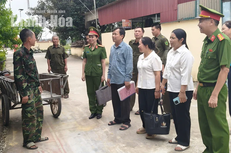 Nữ chiến sĩ Công an tận tụy, gần dân, vì Nhân dân phục vụ