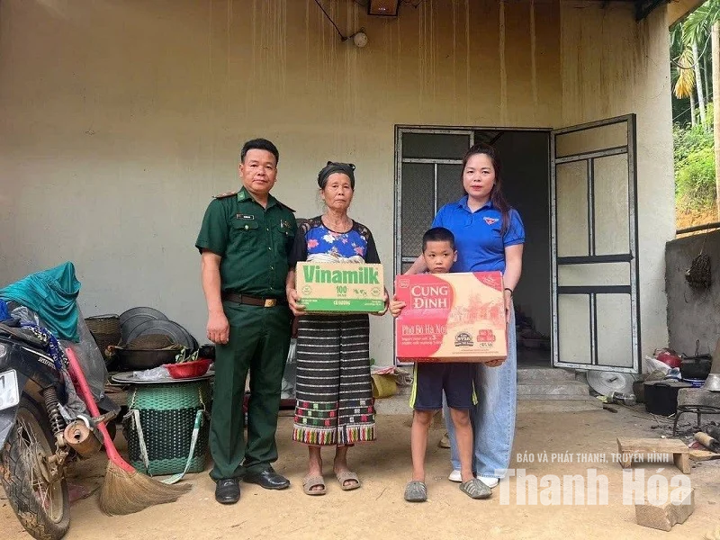 Những người nhóm lửa yêu thương