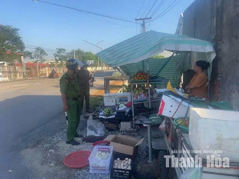 “Khoảng trống” vỉa hè ...